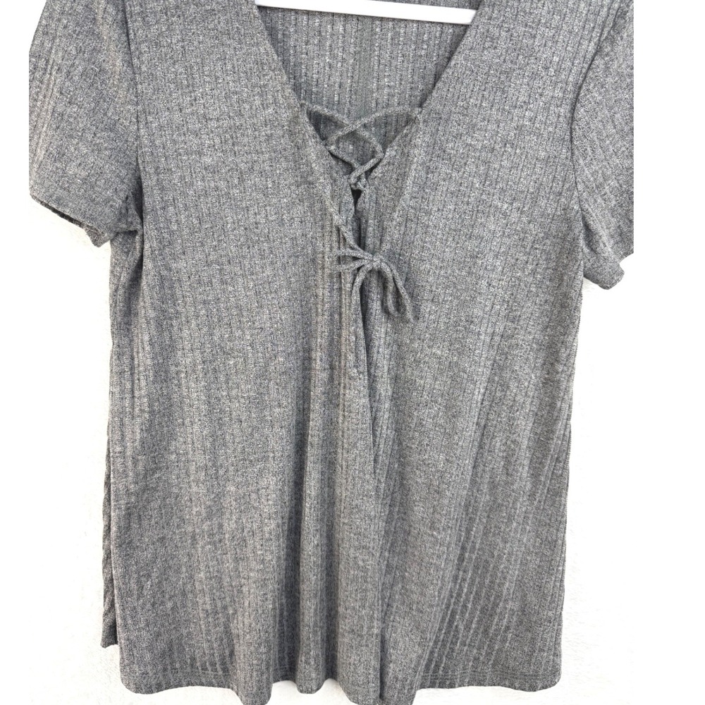 Live To Be Spoiled Womens Large Grey Ribbed Lace Up V-Neck Short Sleeve Top - Picture 2 of 8